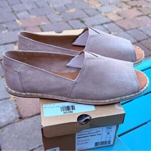WOMENS TOMS ALPARGATA OPEN TOE STUCCO SUEDE FLAT PLATFORMS US SZ 9 NEW WITH BOX